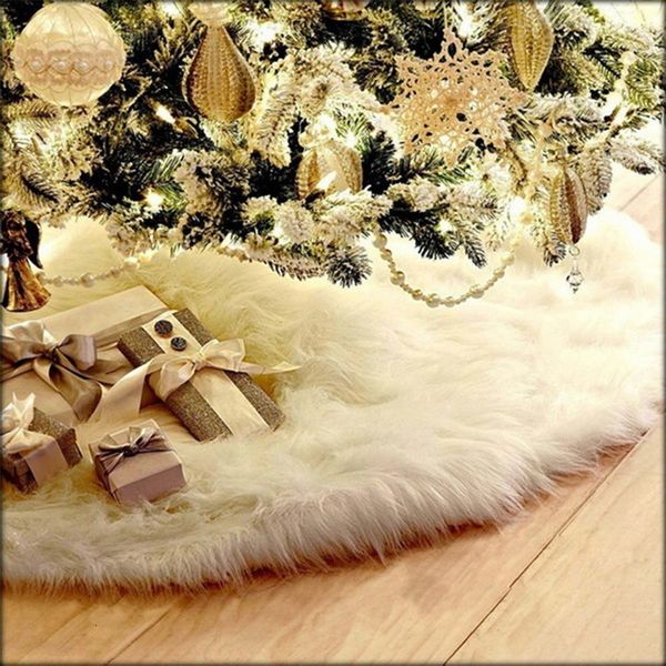 Decorazioni natalizie Gonna per albero Tappeto in pelliccia sintetica Fiocco di neve Tappetino in peluche bianco per la casa Decorazioni per l'anno di Natale Grembiule Noel Ornamento 221124