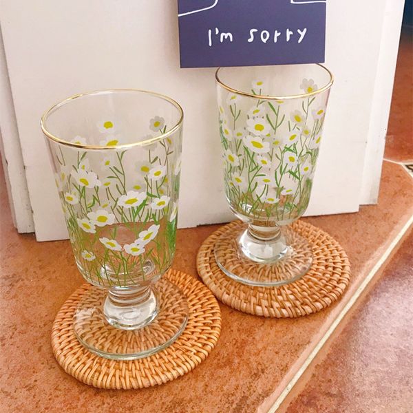 Şarap Gözlükleri Kore Daisy Goblet Daining Cups Lale Şampanya Gözlükleri Goldstrip ile El Boya Şarap Cam Kupaları Kadınlar İçin Lüks Hediyeler 221124