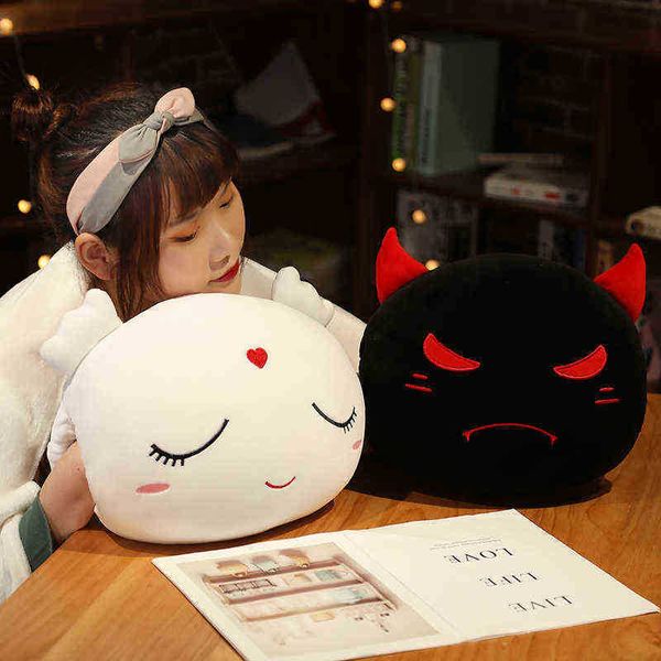 Toys de pelúcia de monstro macio Kawaii Crienst Cuddle Cutude Branco Branco Preto Ldren Presentes de Aniversário Baby Pillow Home Decor J220729