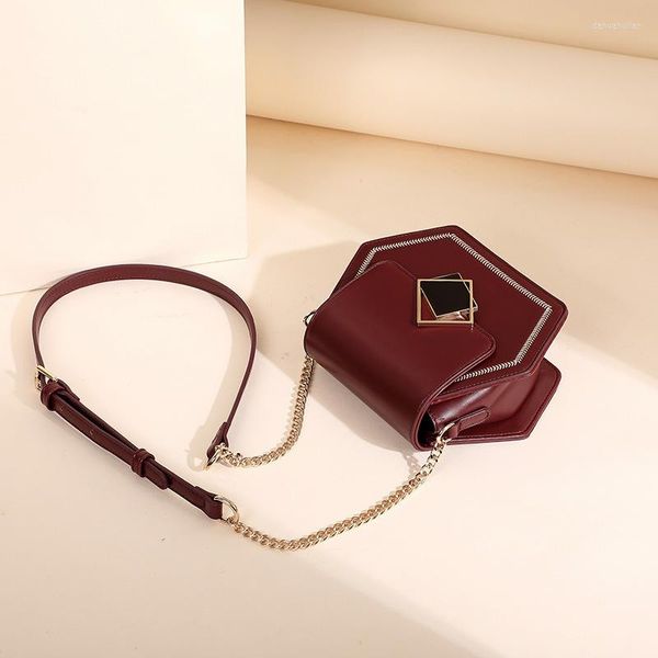 Akşam çantaları ofis bayanlar geometrik şekil mini messenger çanta moda kadın şarap kırmızı pu deri çanta lüks kapak kapağı crossbody bolsa