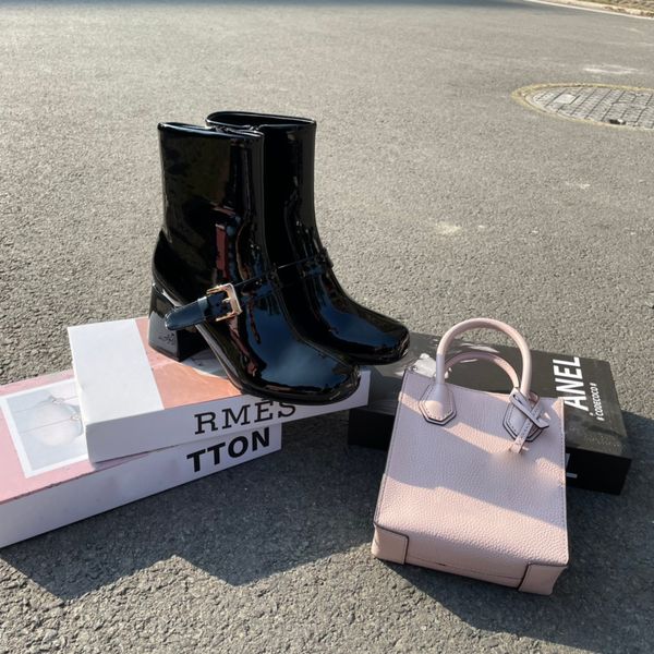 Buckle de fivela de couro de luxo grossa botas curtas para mulheres usam-as muito bonitas e confortáveis ​​com tamanho 34-40