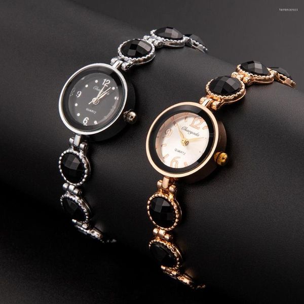 Armbanduhren Damenuhren Top Strass Armbanduhr Kleines Zifferblatt Legierung Mode Herzform Armband Silber Gold Geschenk Reloj