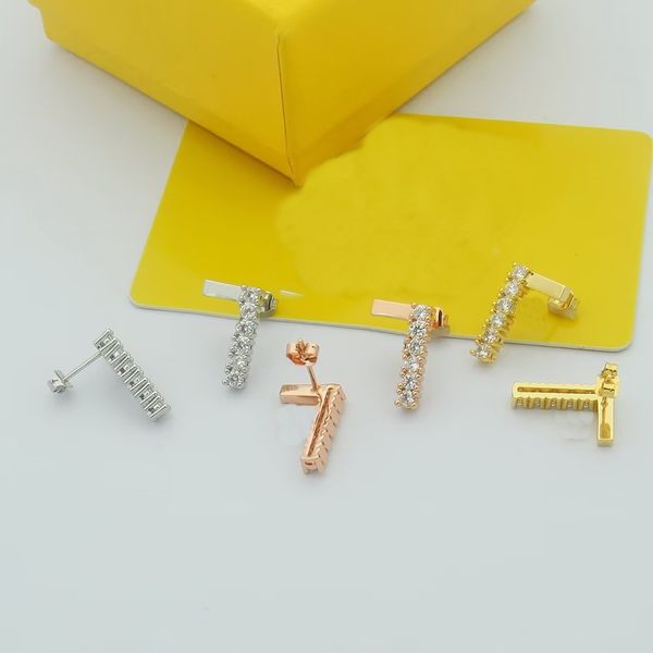 Europa America moda estilo brinco de garanh￣o lady mulheres ouro/prata/rosa colorida hardware gravado letra f configura￧￵es briol de diamante quadrado fer7 --06