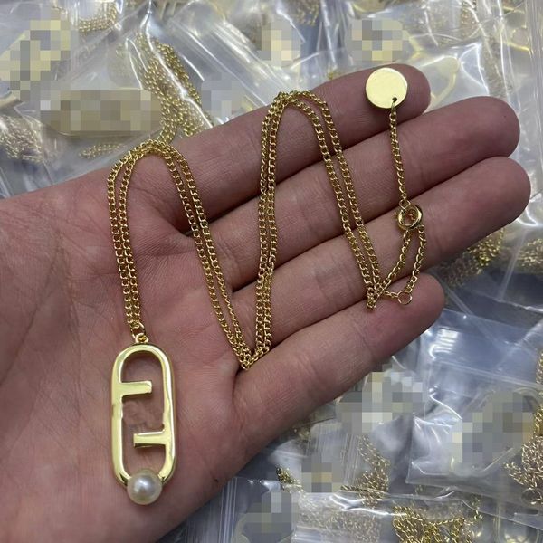 Novo colar clássico de elegância clássica f letras de cristal pérola pendente pingente briols women cenários 18k jóias de ouro de aniversário presentes festivos fs11 --03