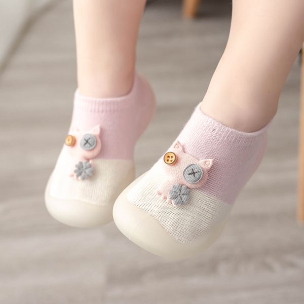Sapatos de meias para bebês em First Walkers para a primavera outono de gato fofo de gato algodão piso machado botton anti -vislip Primeiros caminhantes 03 anos 221124