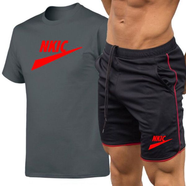 Neue Trainingsanzug Männer Sommer Sets T Shirts Shorts 2 Stück Laufen Sport Anzug Männlichen Fußball Volleyball Sportswear Plus Größe Marke LOGO Drucken