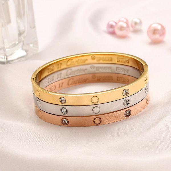 Bracciali stile moda Europa America con sigillo in acciaio Bracciale da donna Gioielli di design di lusso Placcato oro 18 carati Braccialetti regalo per amanti del matrimonio in acciaio inossidabile AA2009