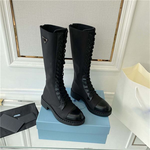 2022 Luxus-Booties, gebürstetes Leder und Re-Nylon-Stiefel, Damenmode, Stiefeletten, Martin-Stiefel, Schnür-Motorradstiefel, Kampfstiefel, flache Damenschuhe