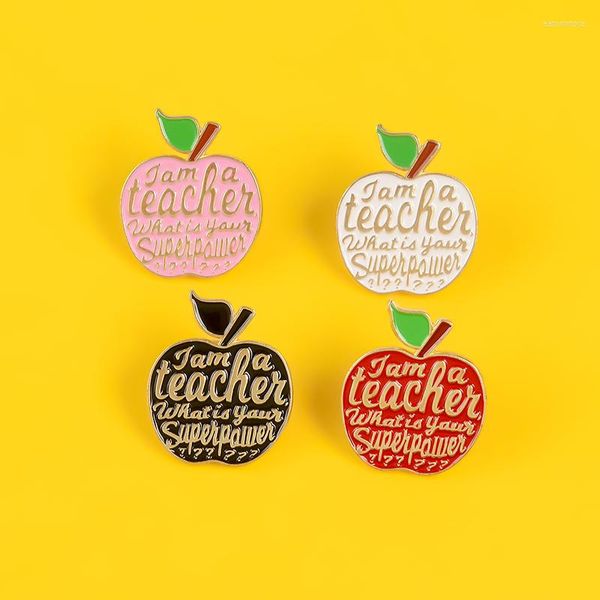 Spille Spilla smaltata di mela I Am A Teacher Badge Spilla rossa rosa Citazione Bavero Borsa per vestiti Frutta Gioielli Regali per gli insegnanti