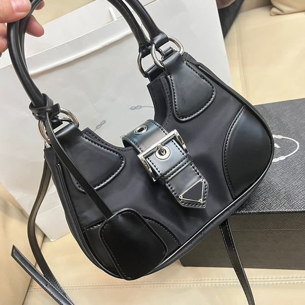 Novo estilo Bolsa de lua fofa Bolsa de moda retrô favorita pode ser transportada diagonalmente bolsas axilas clássicas bolsas de designer de couro para as malas de ombro feminino