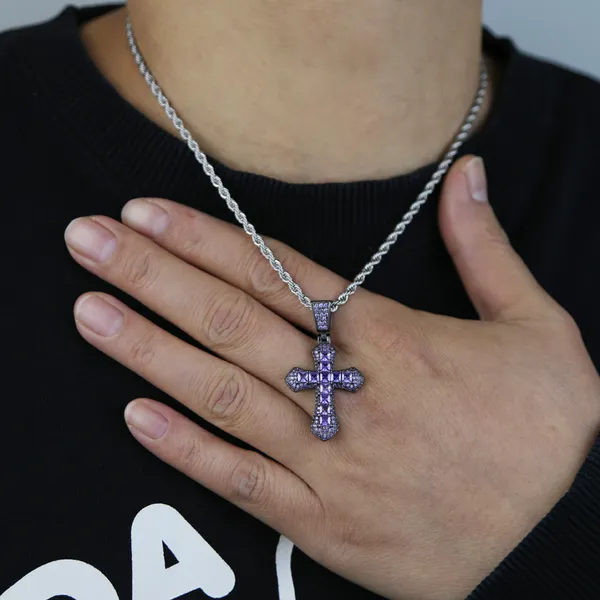 Collana Hip Hop ghiacciata per uomo donna signora bellissimo ciondolo a forma di croce pavimentata di pietre viola con zirconi placcati in oro nero gioielli nave di goccia