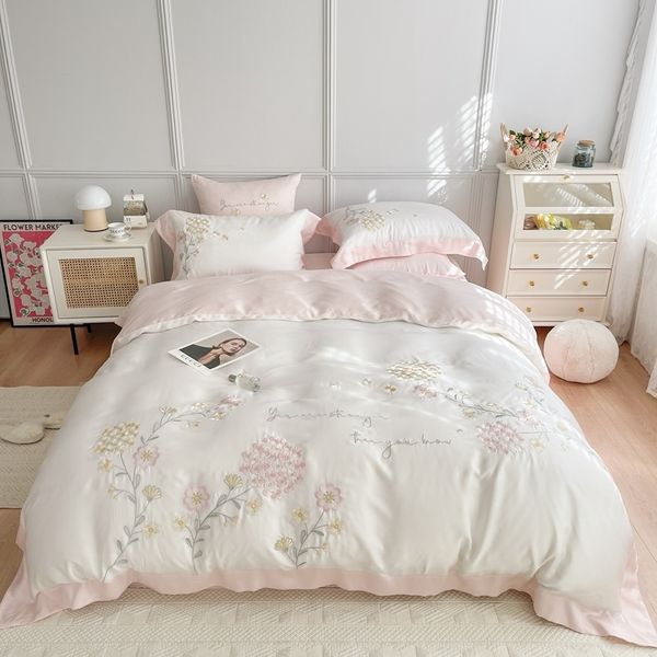 Set di biancheria da letto Bianco Rosa Patchwork Raso Morbido 1000TC Cotone egiziano Ortensia Ricamo Copripiumino Lenzuolo Federa Set di fiori 221129