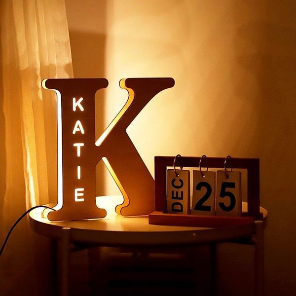 Dekorative Objekte Figuren Holzlampe Name Personalisiertes Nachtlicht 26 Buchstaben Lichtschild LED Wanddekoration für Paare Baby Schlafzimmer Desktop Ornamente 221129