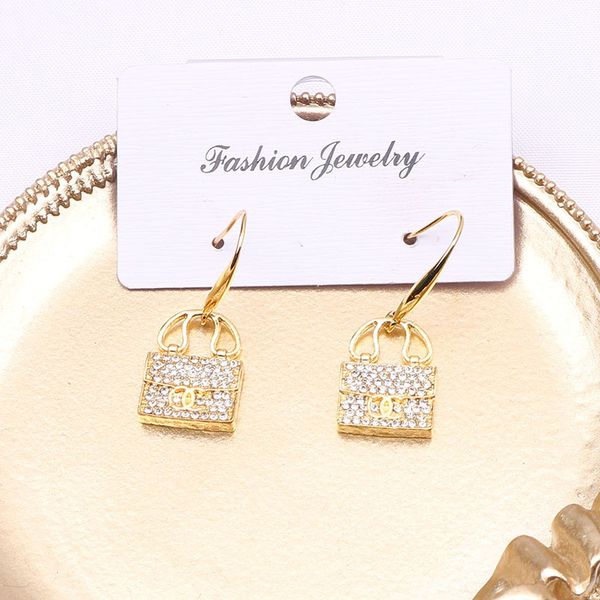 Banhado a ouro 18K Marca de luxo Designers Letras Clipe Cadeia Doce Mini Bolsa Geométrica Feminina Famosa Prata 925 Cristal Brinco de Strass Jóias para Festa de Casamento