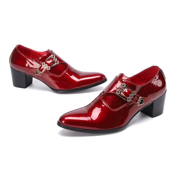 Sapatos de couro de couro vermelho de patente espumante de festas fivela de fivela de boate de casamento sapatos de brogue formal masculino masculino
