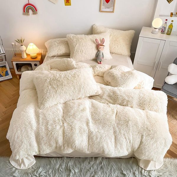 Defina a cama de cama luxuosa de luxo conjunto de roupas de cama de pele Faux Purfy Toupet com fechamento de zíper com zíper, travesseiros de lençóis de veludo de cristal de cristal 221129