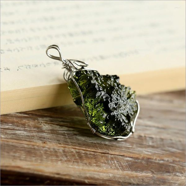 Colares de pingentes de pedra de cristal verde de moldavita natural para homens e mulheres colar jóias finas