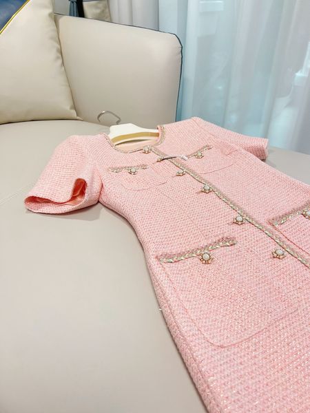 2022 Outono Vestido de tweed com decote redondo rosa cor lisa manga curta bolsos curtos vestidos casuais de um só peito 6288309363356227