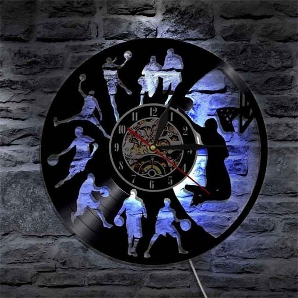 Relógios de parede Relógio de registro de vinil com 7 iluminação LED Alteração de meninos decorativos Sala de basquete Decoração de casa 220930