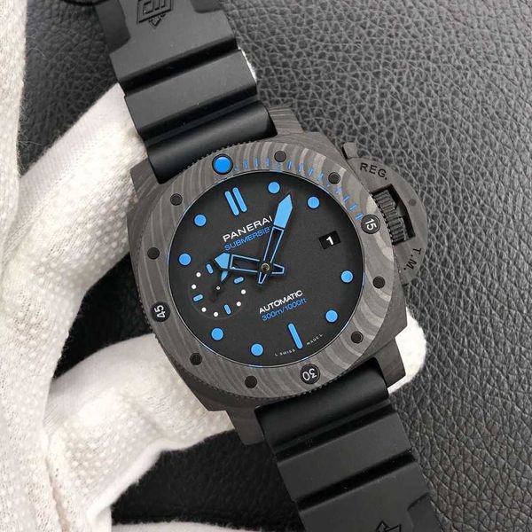 Herrenuhren Designer für mechanische Carbotech 42 mm Carbon-Schwarz-Zifferblatt Sport-Armbanduhr-Stil