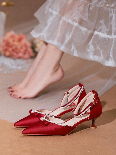 Sandalen Rote Hochzeitsschuhe Sommer Braut 2022 Chinesisches Kleid Niedriger Absatz Perle