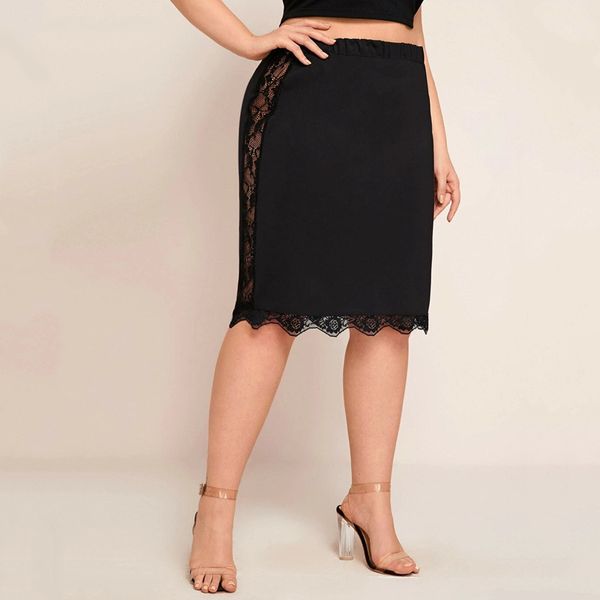 Платья плюс размеры плюс размер эластичная талия сексуальная летняя элегантная юбка для бодинга Женщины кружевная отделка черная деловая повседневная юбка для миди -юбки для работы.