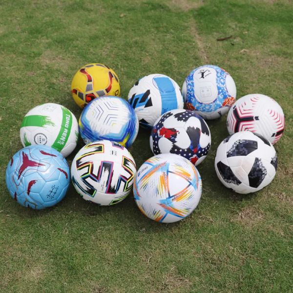 Balls 2022 New Fashion High-End World Cup Football Personalizza il logo Dimensione ufficiale 5 Pallone da calcio per il gioco