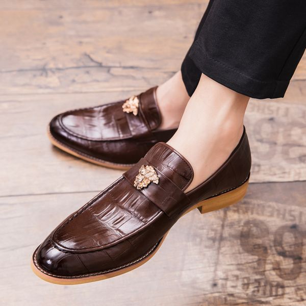 Timsah Oxford Ayakkabı Sivri Burun Tek Üzengi Vintage Lüks Metal Toka Püskül Erkek Moda Resmi Rahat Ayakkabılar İş Ayakkabıları Büyük Bedenler