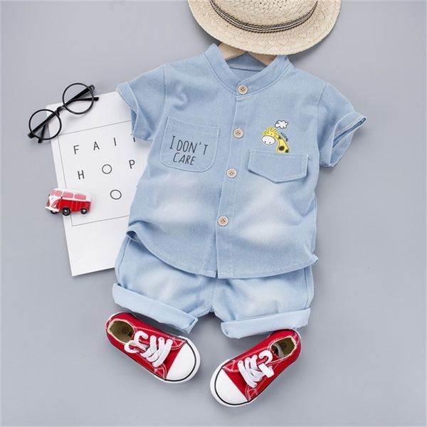 Roupas Conjuntos de roupas de verão para meninos de roupas para meninos de roupas infantis de garoto giroffe shirt shorts de jeans 2pcs Toddler Kids Casual Stracksuit 221007