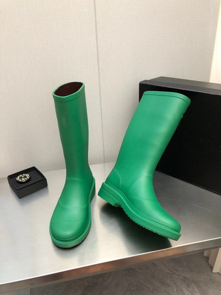 2022 Novas botas de chuva à prova d'água estão disponíveis em cinco cores com um nível de alta aparência de 36-41 moda