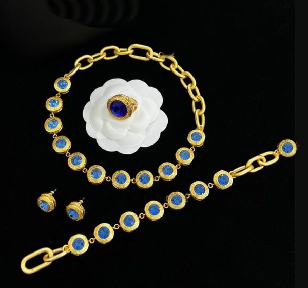 Donne di lusso Resina blu Cristallo Collane Bracciale Orecchini Anelli Set di forcine Banshee Medusa Ritratto Placcato oro 18 carati Progettato gioielli di design CYS --32