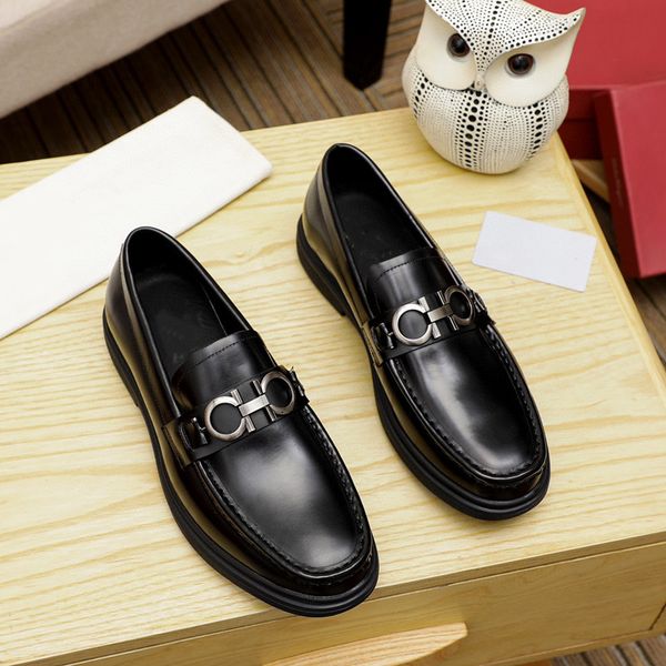 Männer Designer-Schuhe Gentleman Retro Spitze schwarz Hochzeit Leder Oxford Schuh Männer Casual Loafers Sutra Formelle Kleidung