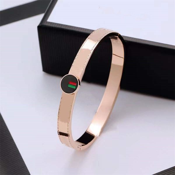 Pulseira para mulheres Gold Gold Indian Luxury Designer Jóia Silver Buckle Bangle Cuffs personalizados Bracelete de moda simples Presente de Natal