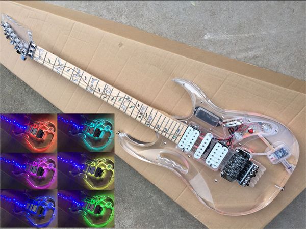 Chitarra elettrica in acrilico trasparente con manico in acero a luce colorata. Offerta personalizzata