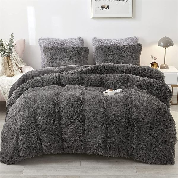 Set di biancheria da letto Copripiumino soffice Set copripiumino in pelliccia sintetica Set copripiumino fuzzy di lusso Copripiumino shaggy in peluche ultra morbido di lusso 3 pezzi 221010