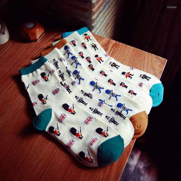 Meias masculinas Romance coreana de desenho animado masculino Long Men British Soldier Casual Sock Hip Hop Algodão macho