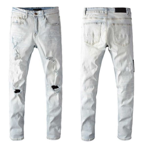 Calças de jeans de jeans mansas calças de grife de jeans angustiados com orifícios de letras rasgadas joelho esfarrapado rasgado para o homem magro, tamanho da perna reta 28-40