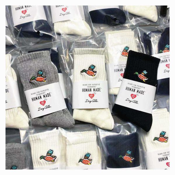 Herrensocken 3 Farben Crew Street Fashion Socken Baumwolle Entlein Fliegende kleine Ente Embroid Stickerei Japanische Marke Retro Spiel Made in China T221011