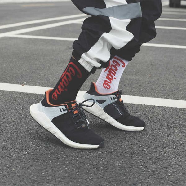 Herrensocken Sommer lange Herren Flut Straße Europa und Amerika Hip Hop Wild Cola Socken weiblich Ins Skateboard Socken Unisex Harajuku Calcetines T221011