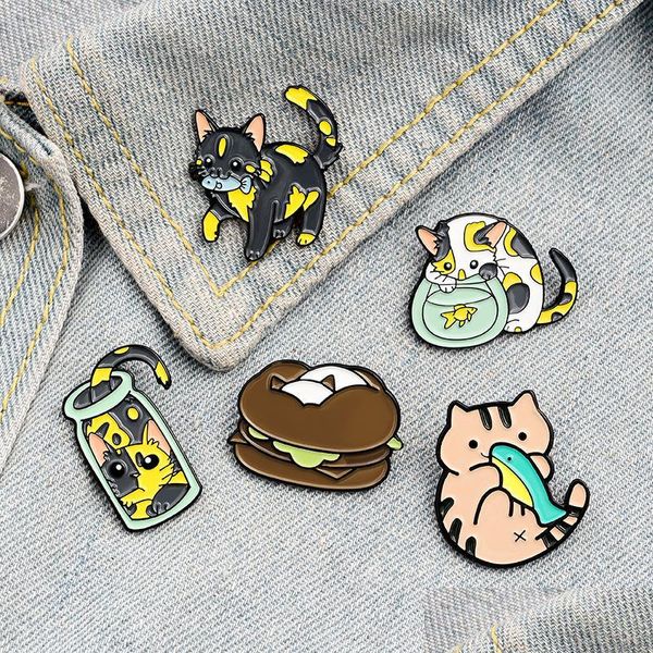 Spille Spille Cartoon Spilla smaltata Pin Un gatto con pesce in bocca Animale Cloisonne Distintivo Manuafacture Moda Spille Gioielli W Dhzj4