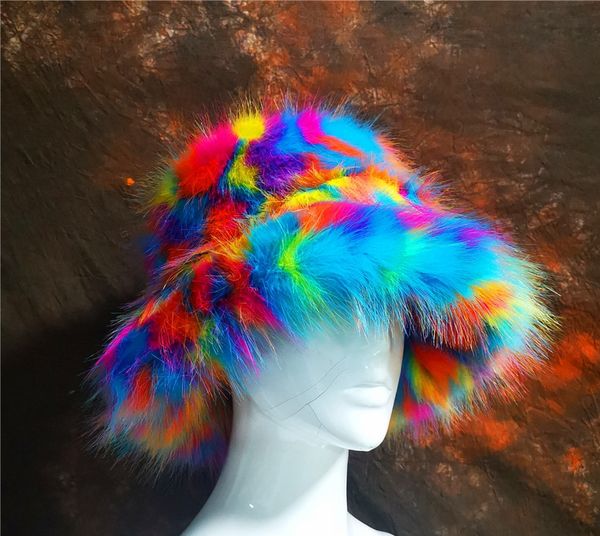 Ropa étnica Otoño Invierno Mujeres Mantener caliente Rainbow Faux Fox Fur Cuenca Cap Moda femenina Casual Party Bucket hat Festival de música Sombrero engrosado