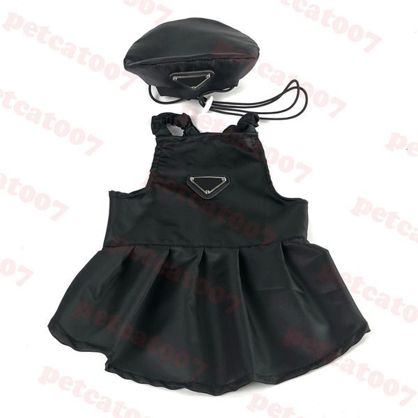 Triangolo Logo Pet Skirt Hat Set Abbigliamento per cani Marca Black Pets Dress Cani Beret Party Style Puppy Clothing