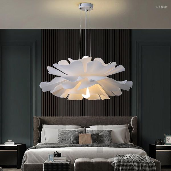 Lampade a sospensione Lampada da soffitto per camera da letto Semplice e moderno LED Lampadario per esterni per interni caldi Petali di design nordico 2022 Apparecchi di illuminazione