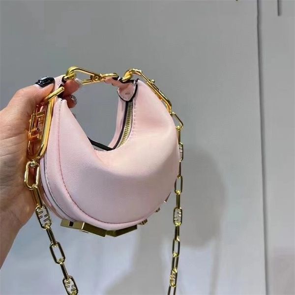 Borse da sera Primavera Estate New Ins Borsa da polso da donna con lettera a catena Pochette Borsa diagonale a spalla moda donna Borsa a mezza luna