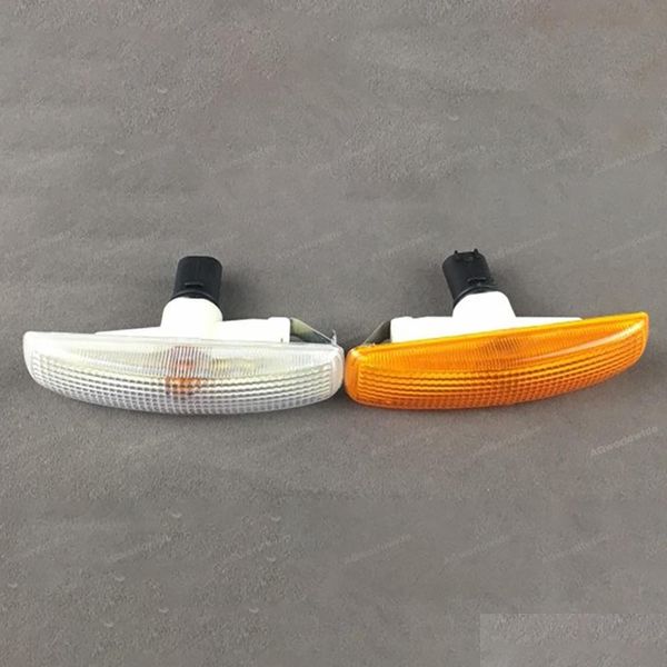 Turn Brake Light 2Pcs Clear Side Marker Repeater Light 1 paio di ricambio Forland R Lr3 / Disery 3 2005-2009 Lr007954 Drop Delivery Dhkmr