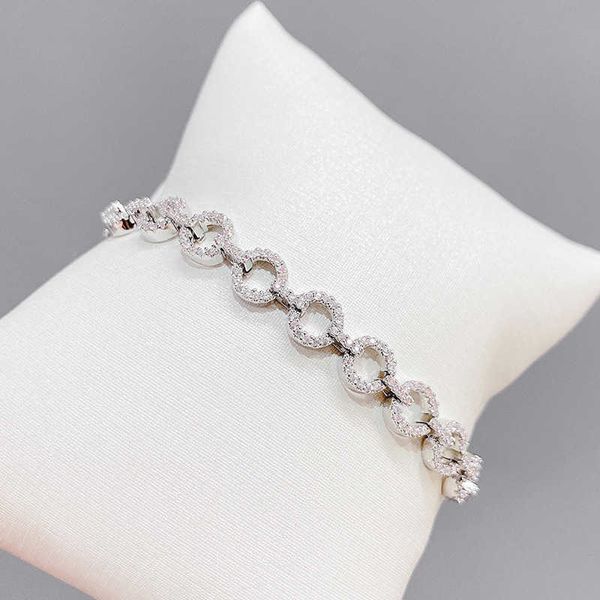 Charm-Armbänder Exquisiter, luxuriöser, 18 Karat vergoldeter, glänzender Zirkon-Armband mit kleinem Kreis, Schmuck im europäischen Stil, charmante Damen-High-End-Armband-Accessoires