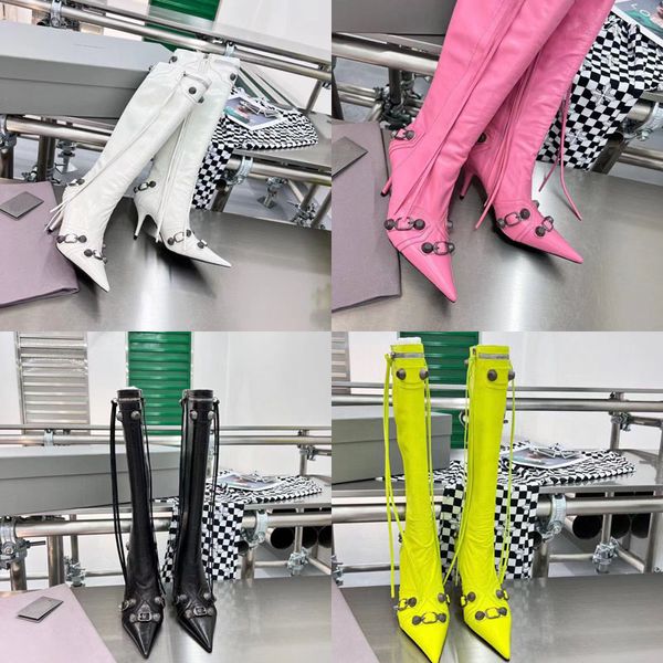 Designer mulheres joelho-botas altas moda sexy novo estilo preto branco rosa amarelo verde couro botas pontiagudas salto stiletto lado zíper rebite pino fivela sapatos tamanhos grandes