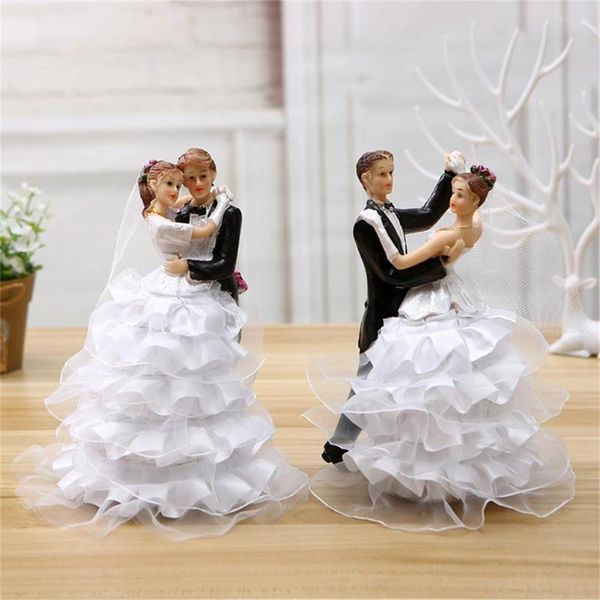 Forniture festive Bella statua di nozze Figurine di coppia leggere Fine fattura Cake Topper per diserbo dolce