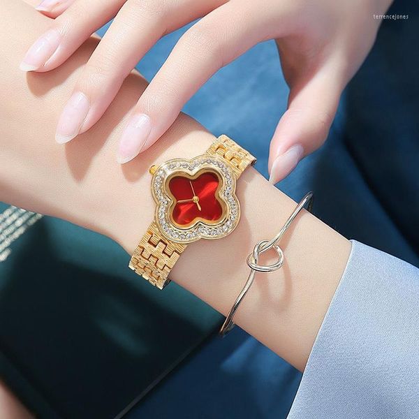 Начатые часы браслет часы женский дизайн специального интереса Diamond и простые наручные часы