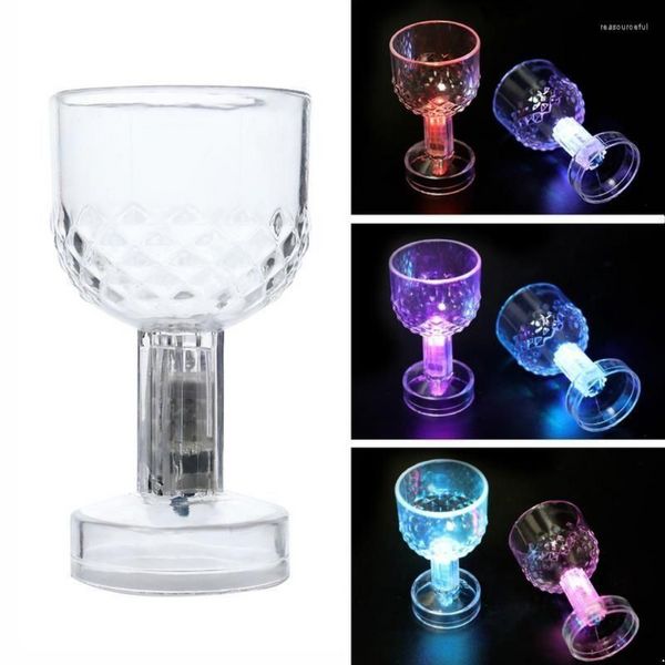 Partydekoration 50 ml LED blinkende PS-Cup-Bar-Versorgung Ananas-förmiges Wasser-Sensing-Blitz Buntes Licht Leuchtendes Wein-Bier-Getränk t1015